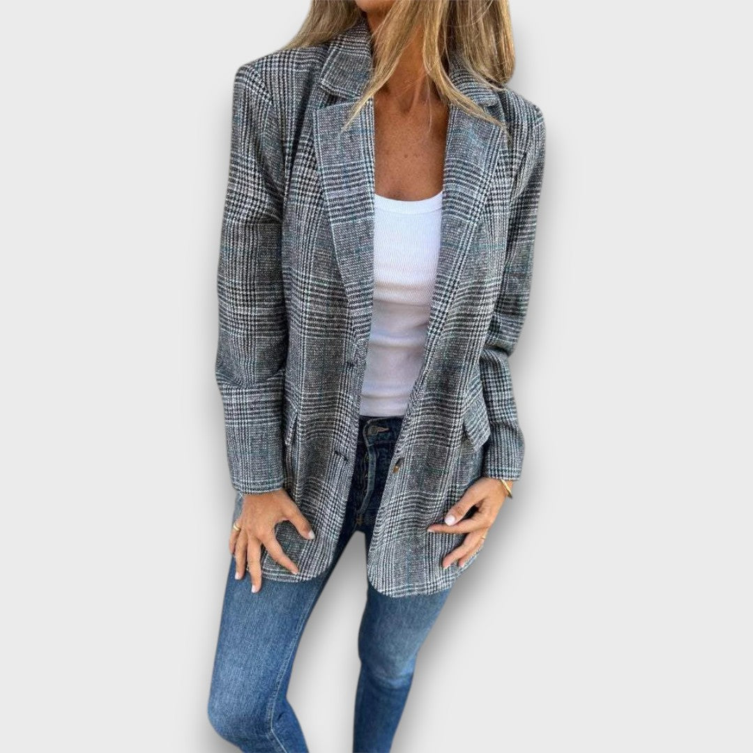 Marvienne – Elegant Blazer with Clear Lines