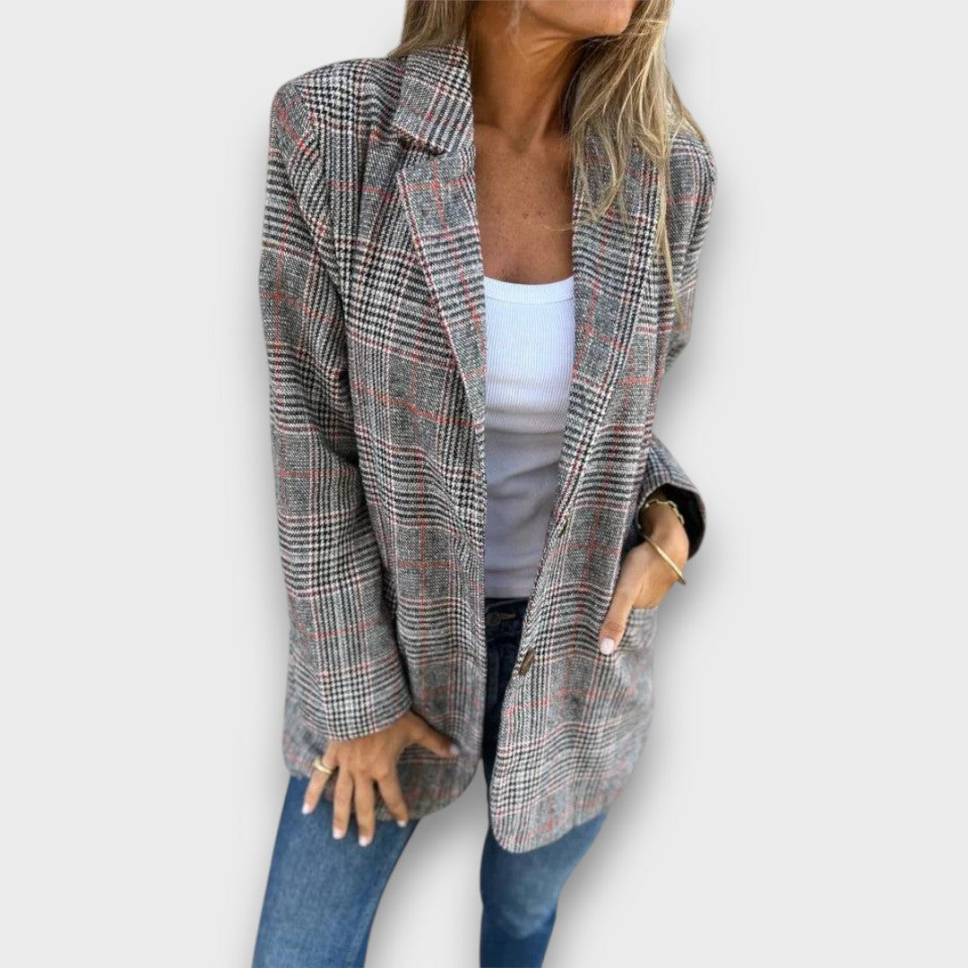Marvienne – Elegant Blazer with Clear Lines