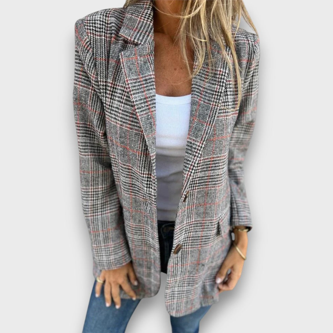Marvienne – Elegant Blazer with Clear Lines