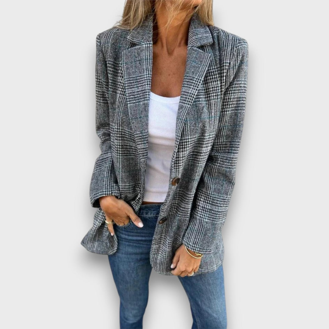 Marvienne – Elegant Blazer with Clear Lines